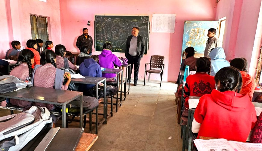 कलेक्टर भास्कर लाक्षाकार ने किया शासकीय विद्यालयों का आकस्मिक निरीक्षण