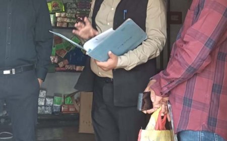 कलेक्टर  भास्कर लाक्षाकार ने पटाखा तथा गैस सिलेंडर गोदामों का निरीक्षण किया । दिए सख्त निर्देश