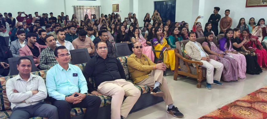 फेयरवेल पार्टीः तेरे जैसा यार कहां..... गाने पर इमोशनल हुए सीनियर्स और जुनियर्स