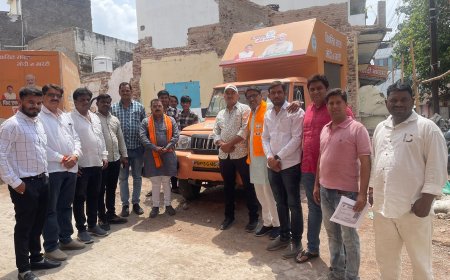 भाजपा के विकसित कार्यकाल की लघु फिल्म दिखाने के लिए भाजपा जिला अध्यक्ष ने मंडलों में प्रचार हेतु रवाना किए रथ ।