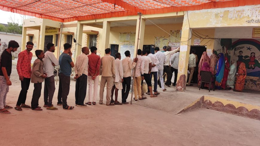 रतलाम लोकसभा क्षेत्र में दोपहर 1 बजे तक 51.13 प्रतिशत मतदान,मतदान कर घर लौटे युवक की अचानक तबियत बिगड़ी और हुई मौत,तेज बारिश के साथ गिरे ओले