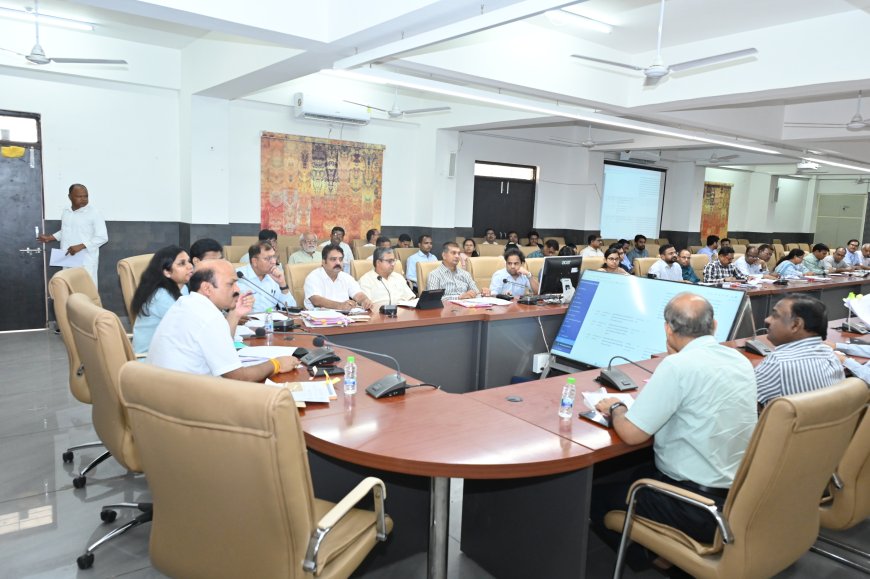 कलेक्टर के सख्त निर्देश :खीरपुर-केलकच्छ मार्ग पर माही पुल की तत्काल मरम्मत की जाए : पुल पर दुर्घटना हुई तो विभागीय अधिकारी के विरुद्ध होगी एफआईआर