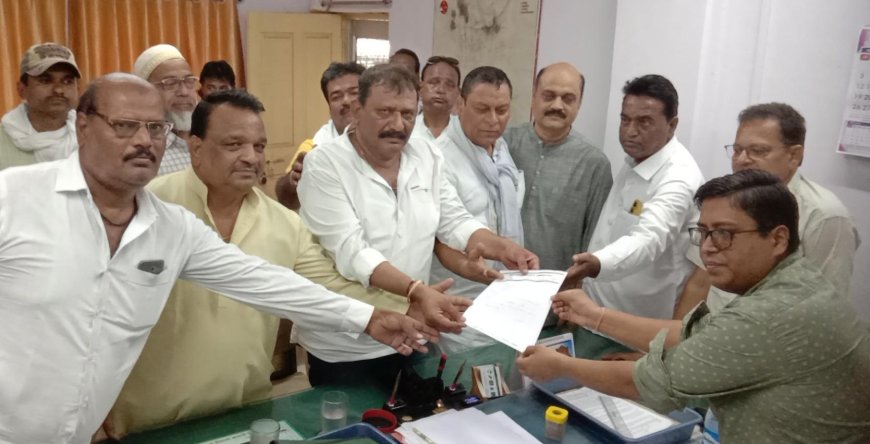 शहर कांग्रेस ने अघोषित विद्युत कटौती के विरोध में सौंपा ज्ञापन