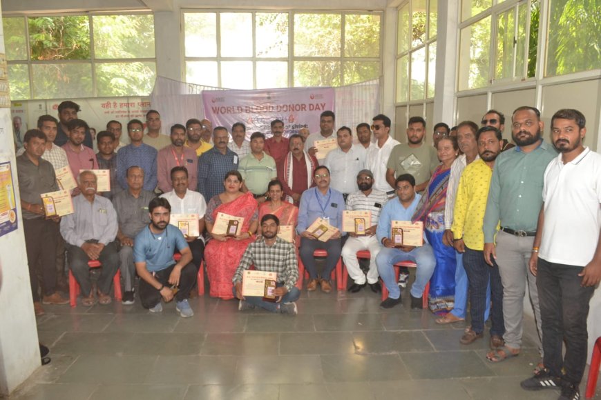 20 वे विश्व रक्तदाता दिवस पर ज़िला चिकित्सालय ब्लड बैंक में जिले के रक्तदान करने वाली संस्था व रक्तवीरो का किया सम्मानित।