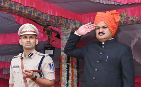 रतलाम जिले में स्वतंत्रता दिवस हर्षोल्लास के साथ मनाया गया : मुख्य समारोह में कलेक्टर ने ध्वजारोहण किया