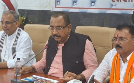 संकरी गलियां हैं रतलाम जिले की सबसे बड़ी समस्या :   सोना, सेंव, साड़ी, नमकीन बाजार  विकसित करने के लिए चौड़ी सड़कें देने की कोशिश होगी : प्रभारी मंत्री शाह