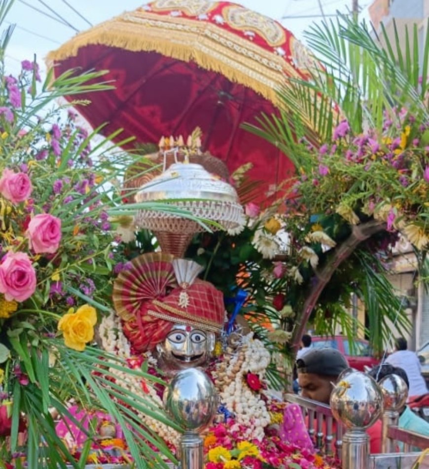 ढोल-ढमाके, बैंड बाजे, भूतों की टोली के साथ शहर भ्रमण पर निकली बाबा की शाही सवारी : सवारी का हुआ शहर भर में भव्य स्वागत