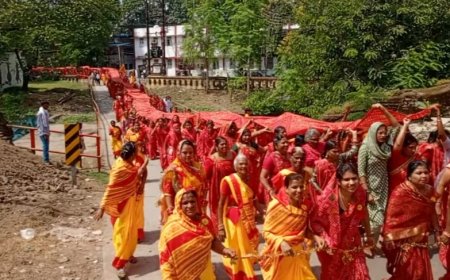 कालिका माता को चढ़ाई 551 फिट लंबी चुनरी, दीनदयाल नगर स्थित श्री पंचमुखी हनुमान मंदिर से निकली यात्रा