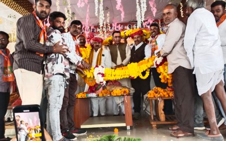 आलोट में भाजपा के दीपावली मिलन समारोह : मंत्री और विधायक ने की विकास की बात,पंचायतों को पानी के 62 टैंकर भी बांटे : विकास कार्यों को ही प्राथमिकता