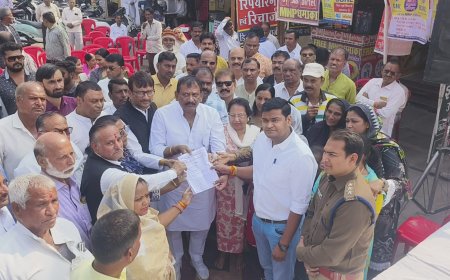 विजयपुर विधानसभा क्षेत्र में  बाबा साहब अंबेडकर की प्रतिमा तोड़ने वालों के विरुद्ध कार्रवाई की मांग को लेकर रतलाम शहर कांग्रेस कमेटी ने दिया धरना : राज्यपाल के नाम सौंपा ज्ञापन