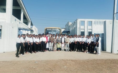 रॉयल कॉलेज के लाइफ साइंस विभाग के विद्यार्थियों ने किया इंडस्ट्री भ्रमण: तीतरी स्थित अम्बी वाइन इंडस्ट्री में जानी अँगूर से वाइन बनाने की प्रक्रिया