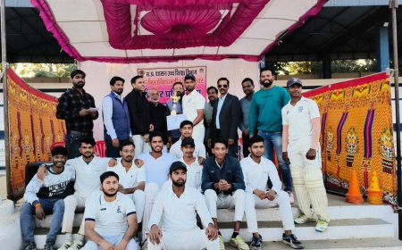 जिला स्तरीय अंतर महाविद्यालय क्रिकेट स्पर्धा में विवेकानंद वाणिज्य महाविद्यालय विजेता :  शासकीय कला विज्ञान महा. बना उपविजेता।