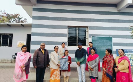 उज्जैन में आयोजित जोन स्तरीय विज्ञान मेला प्रतियोगिता में सी एम राइज विनोबा रतलाम की छात्रा कुमारी दिष्टी मीणा को मिला सम्मान