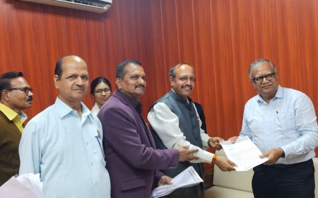 वेरे मजदूर संघ ने महाप्रबंधक परे को कर्मचारियों की मांगो एवं समस्याओ का ज्ञापन सौपा