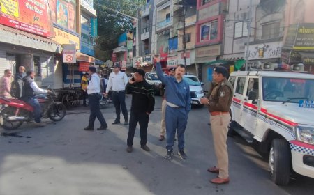 रतलाम में एसपी अमित कुमार ने लिया यातायात व्यवस्था का जायजा : व्यापारियों और स्थानीय लोगों से की बातचीत