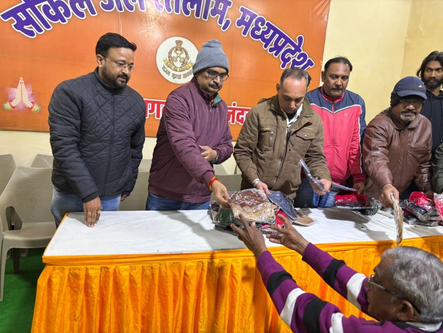 आरसीएल ग्रुप ने किए रतलाम सर्किल जेल मे गर्म कपडे वितरित