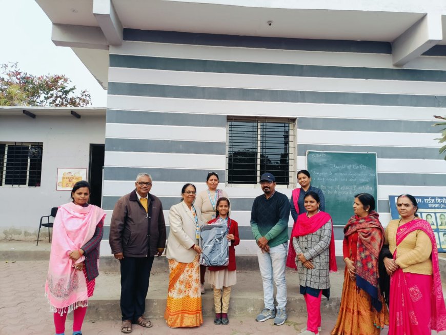 उज्जैन में आयोजित जोन स्तरीय विज्ञान मेला प्रतियोगिता में सी एम राइज विनोबा रतलाम की छात्रा कुमारी दिष्टी मीणा को मिला सम्मान