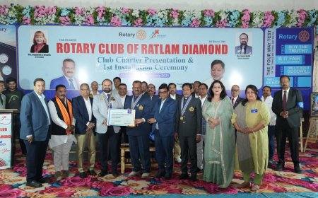 रोटरी क्लब रतलाम डायमंड का शपथ ग्रहण समारोह : अध्यक्ष अश्विनी शर्मा सचिव प्रदीप छिपानी ने किया पदभार ग्रहण : सात आयामों के प्रकल्पों को पूरा करने का लिया संकल्प