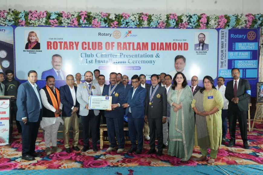 रोटरी क्लब रतलाम डायमंड का शपथ ग्रहण समारोह : अध्यक्ष अश्विनी शर्मा सचिव प्रदीप छिपानी ने किया पदभार ग्रहण : सात आयामों के प्रकल्पों को पूरा करने का लिया संकल्प