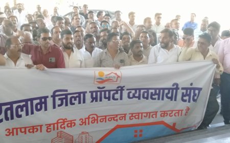 सात सूत्रीय माँगो को लेकर प्रॉपर्टी व्यवसायी संघ ने दिया धरना : रैली निकालकर मुख्यमंत्री के नाम सौंपा ज्ञापन : पूर्व गृहमंत्री हिम्मत कोठारी ने भी धरने पर पहुंच कर दिया समर्थन