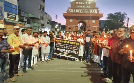 कश्मीर में आतंकी हमले में शहीद हुए पर्यटकों को यूथ कांग्रेस ने  दी श्रद्धांजलि : सरकार से कहा गोली का जवाब गोली से दे