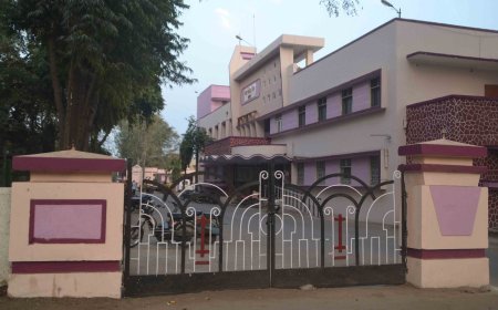 नगर निगम में बेलगाम अफसरशाही : लेखाधिकारी विकास सोलंकी ने उपायुक्त के अधिकार से किया आदेश जारी : लोकायुक्त में दर्ज है सोलंकी के खिलाफ अमानत में ख़यानत का मामला : निगम आयुक्त कर रहे परिषद के निर्णय की अवेहलना