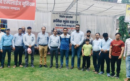 भारत माता की जय ने नारों के साथ संयुक्त मोर्चा द्वारा क्रमिक भूख हड़ताल की स्थगित  : संयुक्त मोर्चा के नेतृत्व में गोधरा वर्किंग विवाद को लेकर जो 47 दिन से चल रहा था धरना प्रदर्शन