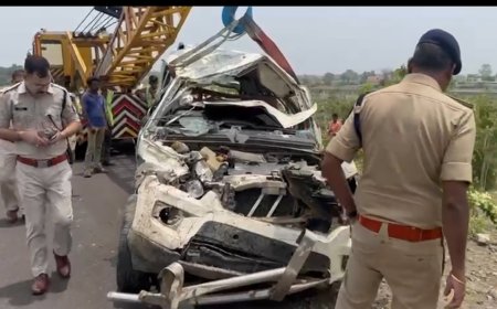 रतलाम : ऐटलेन पर बड़ा हादसा : बिहार पुलिस -एसोजी (स्पेशल आपरेशन ग्रुप) की गाड़ी पलटी : कांस्टेबल और सब इंस्पेक्टर की मौत :मुकुंद मुरारी सब इंस्पेक्टर और विकास कुमार कांस्टेबल कि मौत, चार पुलिसकर्मी घायल : एसपी अमित कुमार पहुंचे मौके पर