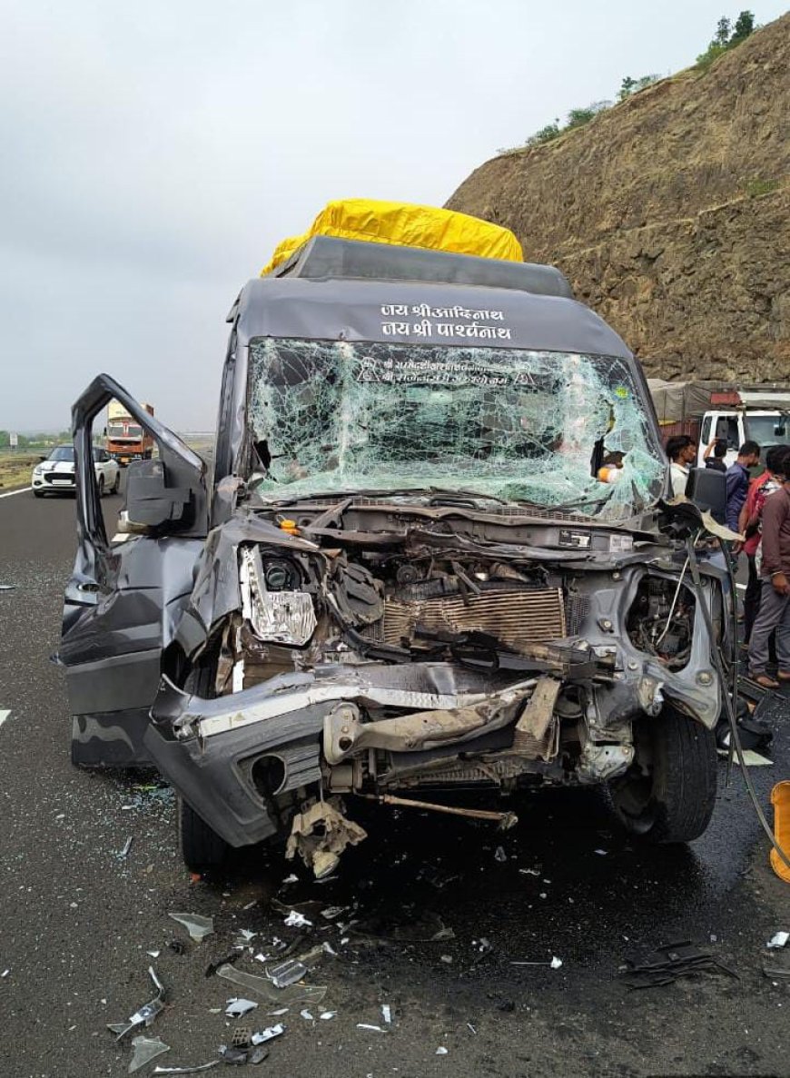 रतलाम : ऐटलेन पर फिर हादसा : ट्राले से टकराई ट्रैवलर, 16 घायल : गिरनार जी तीर्थयात्रा से मंदसौर लौट रहे थे सभी श्रद्धालु : मेडिकल कॉलेज में ईलाज जारी : दीनदयाल नगर थाना पुलिस जांच में जुटी