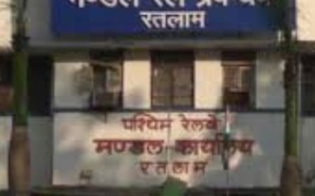 मंडल कार्यालय के टिकट वाले विभाग में आखिर ये हो क्या रहा है।