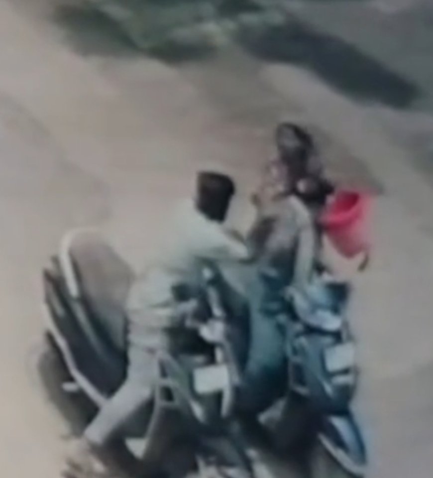 रतलाम: स्कूटी पर मां के साथ जा रही बेटी पर युवक ने किया कैंची से हमला : मंगलमूर्ति कॉलोनी, 80 फीट रोड क्षेत्र की घटना, पुलिस ने आरोपी को किया गिरफ्तार