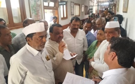 वार्ड क्रं. 28 की जन समस्यों को लेकर रतलाम कांग्रेस सेवा दल ने किया नगर निगम पर प्रदर्शन : आयुक्त को सौंपा ज्ञापन