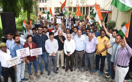 वेरे मजदूर संघ का लंबित मांगो को लेकर मण्डल कार्यालय रतलाम पर जंगी प्रदर्शन