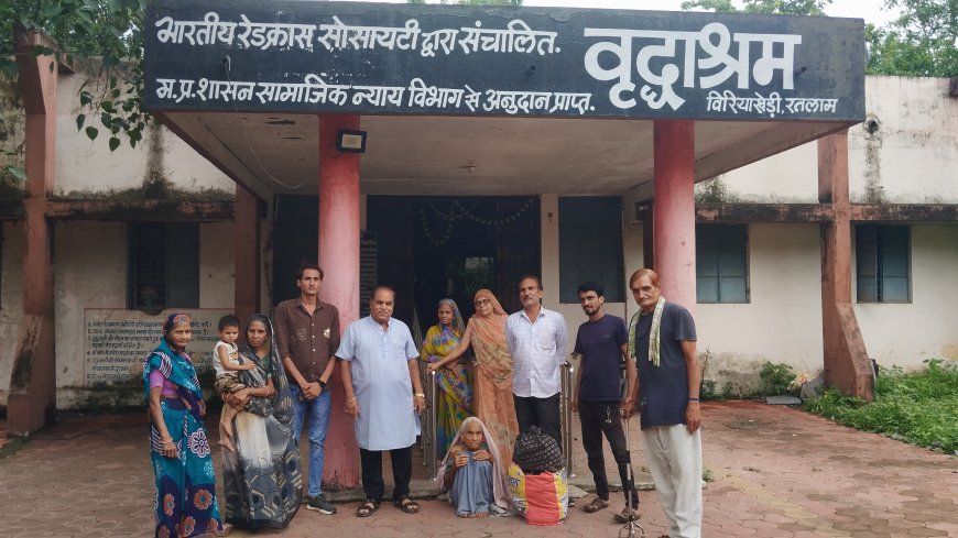 समाजसेवी काकानी के प्रयास से वृद्ध बीमार महिला को सकुशल घरवालों को सौंपा : जिला अस्पताल में अचेत अवस्था में मिलीं थी महिला