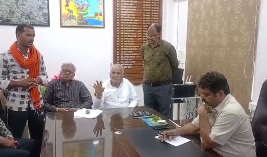 प्रदेश के पूर्व गृहमंत्री हिम्मत कोठारी ने निगम की बैठक बाजार वसूली का जताया विरोध : निगम चुनाव में पूर्व मुख्यमंत्री शिवराजसिंह की घोषणा को भूल गई भाजपा