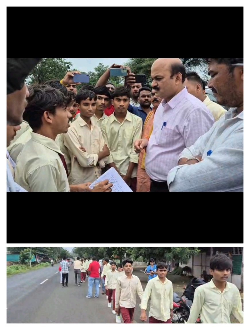 रतलाम :  सैलाना में सिस्टम की शर्मनाक तस्वीर :    आदिवासी छात्रावास में बदइंतजामी से परेशान छात्रों का सैलाना से रतलाम पैदल मार्च : बच्चों की पैदल मार्च की खबर सुनकर डेलनपुर पहुंचे रतलाम- कलेक्टर राजेश बाथम और जिला पंचायत सीईओ श्रृंगार श्रीवास्तव