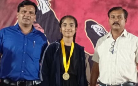 जिला स्तरीय प्रतियोगिता में दिव्यांशी मीणा (रोनक मीणा) ने पेंचक सिलाट मार्शल आर्ट्स में जीता स्वर्ण पदक