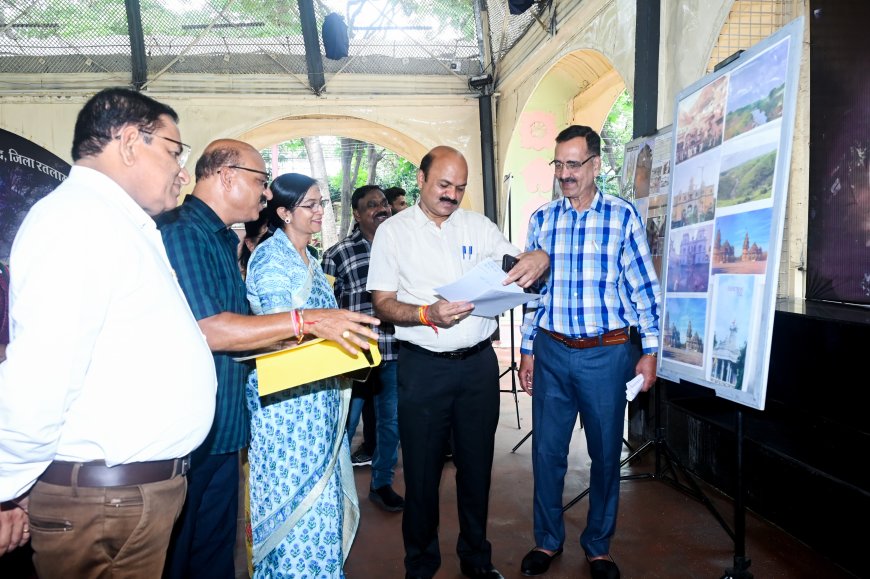 विश्व फोटोग्राफी दिवस पर रतलाम में ऐतिहासिक धरोहरों को संजोने का संदेश : प्रतियोगिता में विजेता बच्चों को किया सम्मानित
