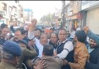 मुख्यमंत्री मोहन यादव के रतलाम आगमन पर ज्ञापन देने जा रहे कांग्रेसियों की गिरफ्तारी :  पुलिस–कांग्रेस में हुई तीखी झड़प