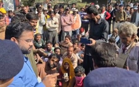 मेगा इंडस्ट्रियल पार्क की जमीन से अतिक्रमण हटाने उतरा प्रशासन : जेसीबी कार्रवाई के विरोध में शिवगढ़ रोड जाम