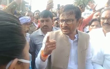 रतलाम कांग्रेस में कलह :आखिर क्यों देना पड़ा गेहलोत को इस्तीफा : संगठन की अंदरूनी कलह आई खुलकर सामने