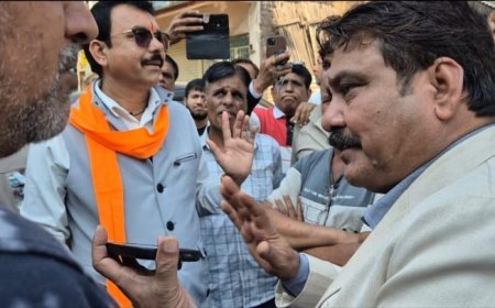 रतलाम : महापौर और निगम आयुक्त ने किया लक्कड़ पीठा रोड का निरीक्षण : पुराने मकानों के हिसाब से तय होगी सेंट्रल लाइन, 18 मीटर चौड़ी रहेगी सड़क