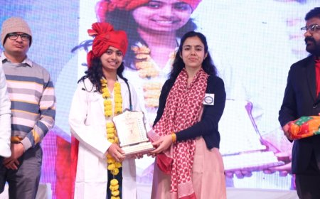 अभ्यास कॅरियर इंस्टीट्यूट ने आयोजित किया भव्य विजयोत्सव : NEET-2025 चयनित विद्यार्थियों का सम्मान