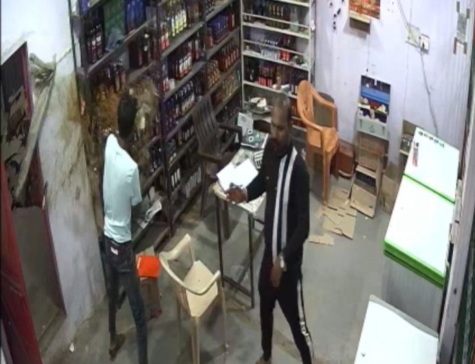 रावटी में शराब दुकान पर हमला : तीन आरोपी गिरफ्तार