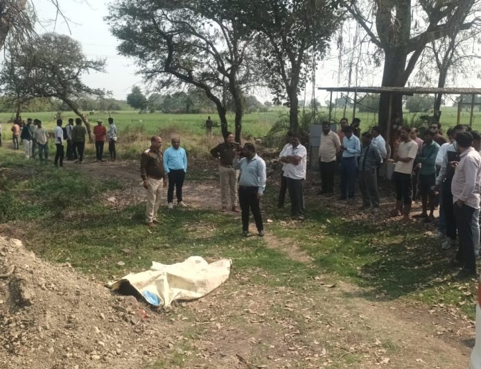 नामली में 27 वर्षीय लहसुन व्यापारी का शव संदिग्ध हालात में मिला: परिजनों ने थाने के बाहर किया प्रदर्शन : जताई हत्या की आशंका : पुलिस ने 5 लोगो क़े खिलाफ किया प्रकरण दर्ज