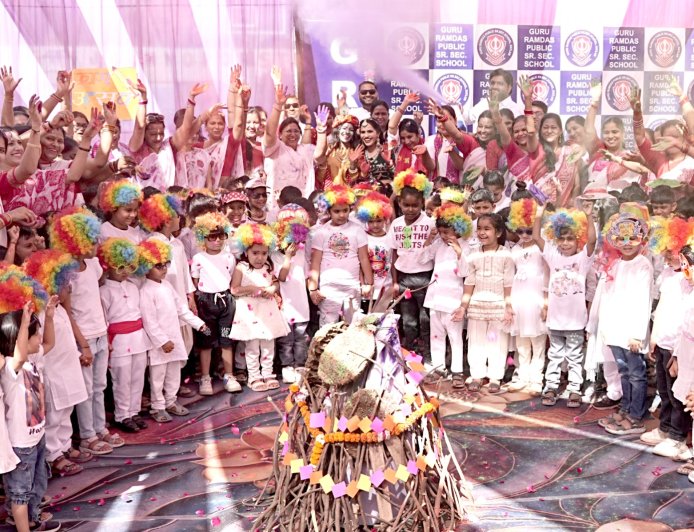 गुरु रामदास पब्लिक स्कूल में हर्षोल्लास के साथ मनाया गया ‘रंग महोत्सव’