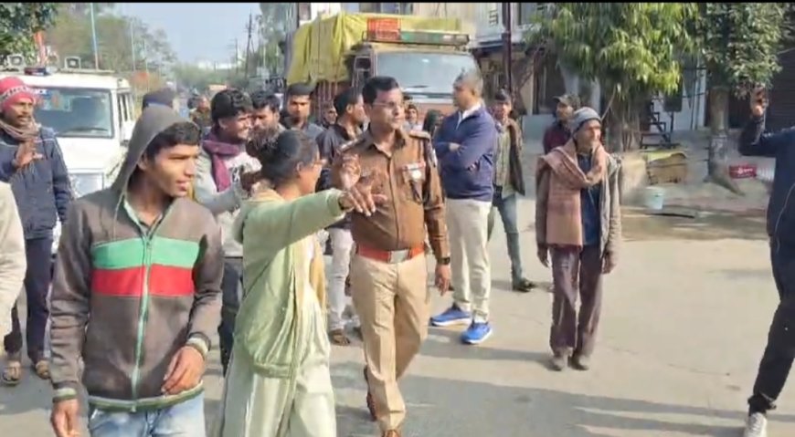 शासकीय भूमि विवाद ने पकड़ा तूल : बिनौली से रतलाम तक पैदल मार्च : कलेक्टर से मुलाकात के आश्वासन पर थमा आंदोलन