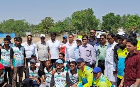 माहुरकर ट्रॉफी में चौथे दिन रोमांचक मुकाबले : चौथे दिन आरपीएफ, जीआरपी और इंजीनियरिंग की टीमों ने दर्ज की जीत : रिटायर्ड रेल कर्मचारियों ने भी दिखाया जज्बा, फ्रेंडली मैच बना आकर्षण का केंद्र