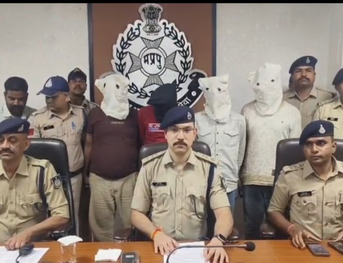 पोल्ट्री फार्म में चल रही थी ड्रग फैक्ट्री : डॉक्टर निकला ड्रग माफिया का मास्टरमाइंड :  रतलाम पुलिस का बड़ा खुलासा