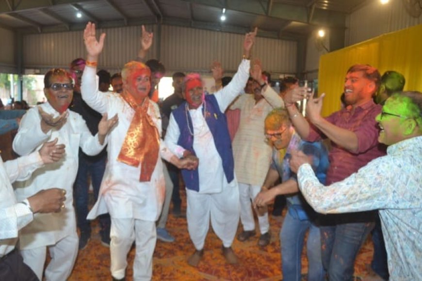 शैलेंद्र डागा परिवार का होली मिलन समारोह: भजनों संग रंग-गुलाल की बिखरी उमंग